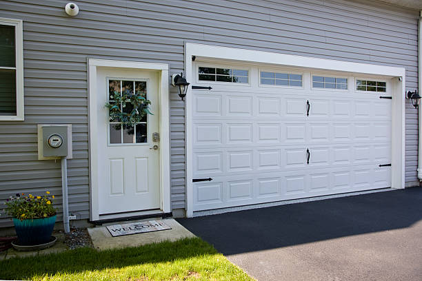 24/7 Emergency Garage Door Panel Replacement experts in Washington, UT